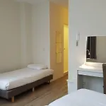 Отель Corner House