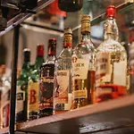 Hotel Corner House *