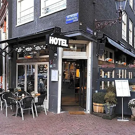 Hotel Corner House *