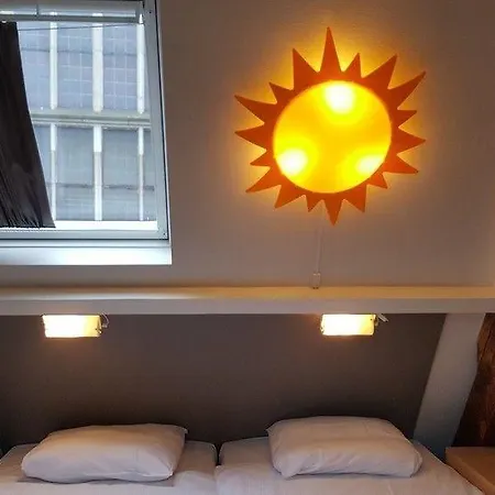 Hotel Corner House