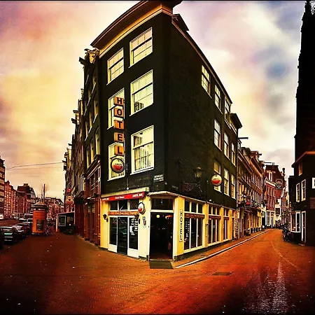Hotel Corner House *