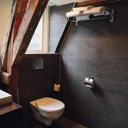 Hotel Corner House *