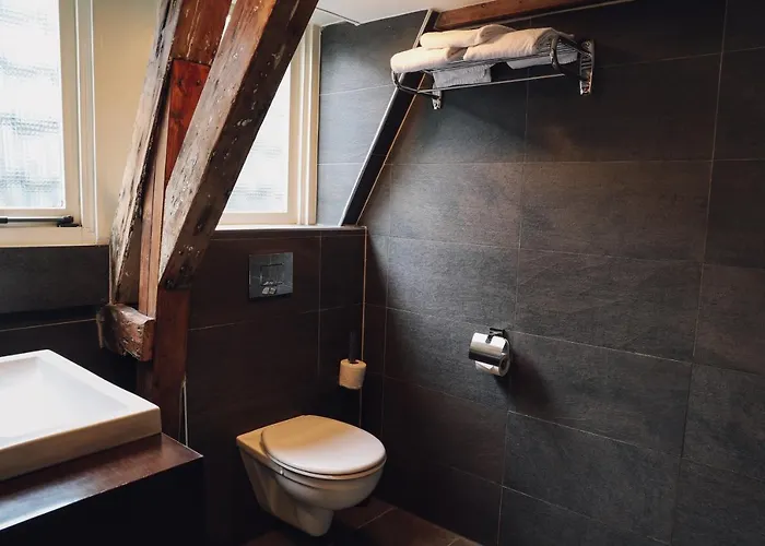 Hotel Corner House *