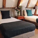 호텔 코너 하우스 *